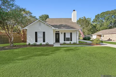 7541 Hickory Ridge Dr, Denham Springs, LA 70706