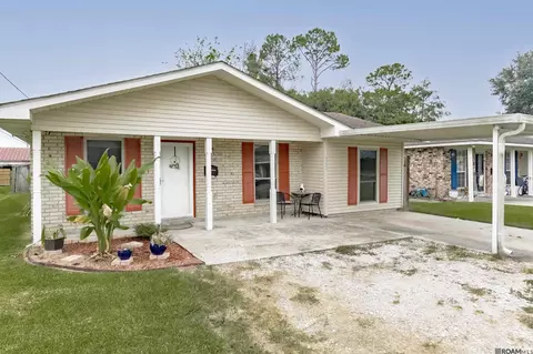59055 Lillian Ave, Plaquemine, LA 70764