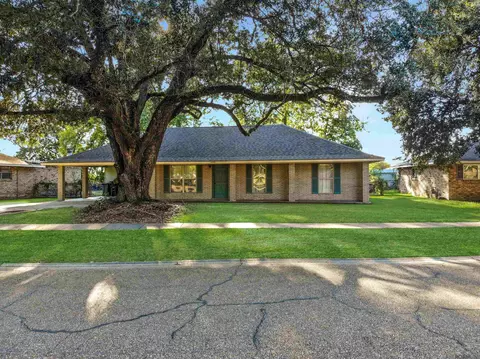 2982 Seracedar, Baton Rouge, LA 70816