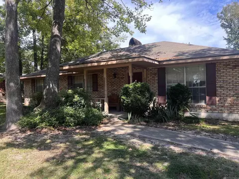 304 Parklan Dr, Baker, LA 70714