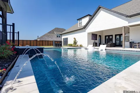 2033 Silverstone Ave, Port Allen, LA 70767