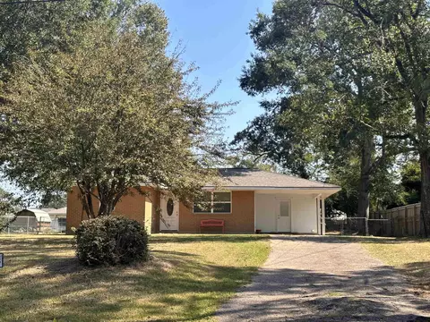 3036 Bourbon St, Jackson, LA 70748