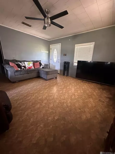 319 Dantin St, Raceland, LA 70394