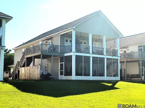 11182 River Highlands # 5A, Saint Amant, LA 70774