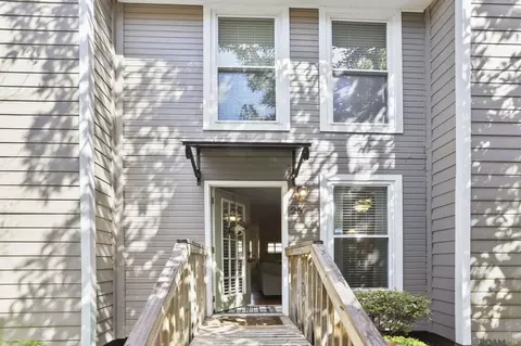 25 Higgins Ct, Baton Rouge, LA 70808