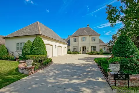 19001 E Pinnacle Cir, Baton Rouge, LA 70810