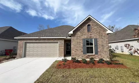 38398 Queen St, Prairieville, LA 70769