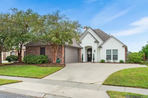 10728 Oak Bend Dr, Baton Rouge, LA 70809