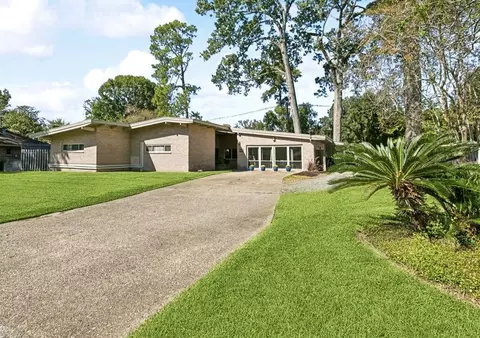 9135 N Parkview Dr, Baton Rouge, LA 70815