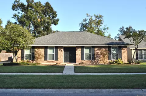 1312 Briarhurst Dr, Baton Rouge, LA 70810
