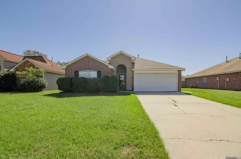 23874 Waterford Ct, Denham Springs, LA 70726