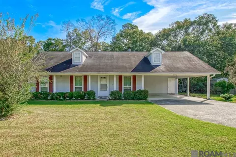 27352 E Lakeside Dr, Denham Springs, LA 70726