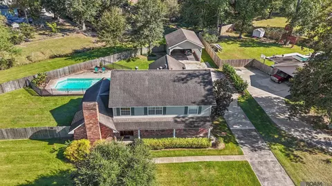 8533 Briarwood Pl, Baton Rouge, LA 70809
