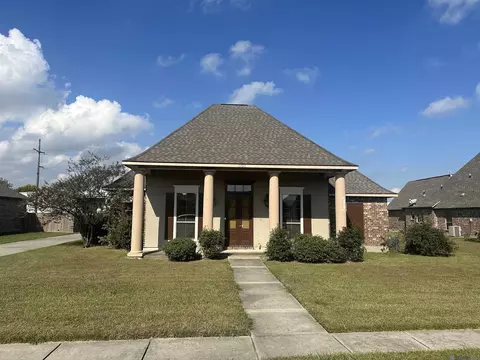 6756 River Run Ct, Addis, LA 70710