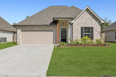 9691 S Grand Marsh Ct, Denham Springs, LA 70726