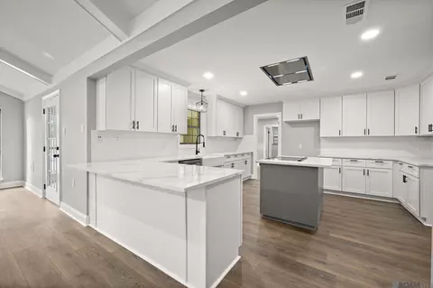 Kitchen - 45327 Shadowood Dr, Hammond, LA 70401 photo 1 of 3