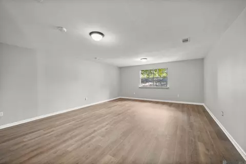 Living - 45327 Shadowood Dr, Hammond, LA 70401 photo 5 of 5