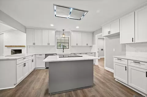 Kitchen - 45327 Shadowood Dr, Hammond, LA 70401 photo 2 of 3