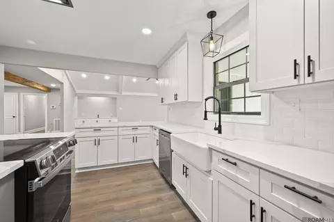 Kitchen - 45327 Shadowood Dr, Hammond, LA 70401 photo 3 of 3