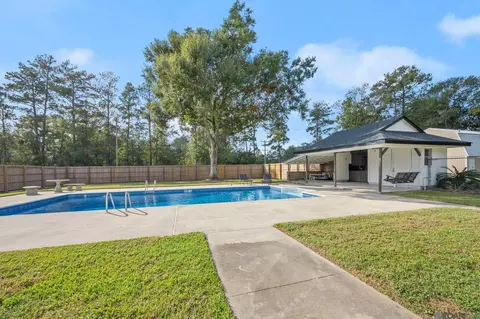 Exterior - 45327 Shadowood Dr, Hammond, LA 70401 photo 3 of 7