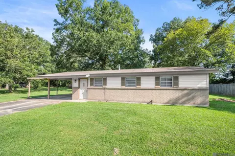 3138 Landmor Dr, Slaughter, LA 70777