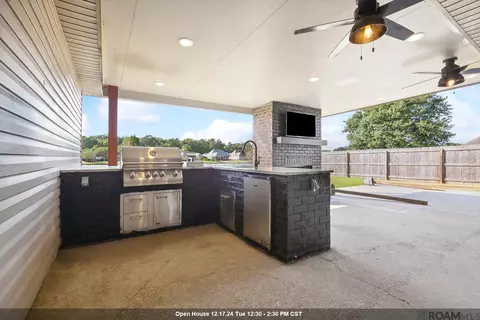 34171 Spring Lake Dr, Walker, LA 70785 photo 1