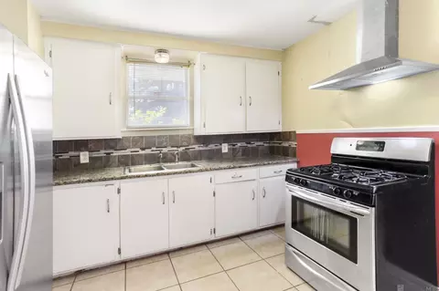 312 W Ascension St, Gonzales, LA 70737