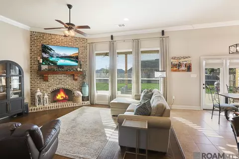 39357 Seaside Ln, Prairieville, LA 70769
