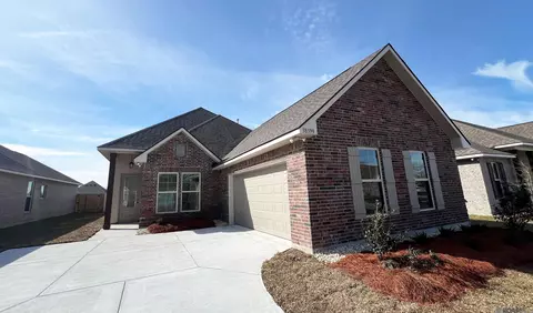 38399 Queen St, Prairieville, LA 70769