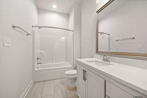 Bath - 464 Sweet Grass Loop, Thibodaux, LA 70301 photo 3 of 4