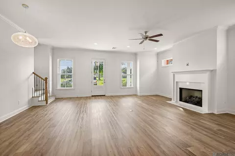 Living - 464 Sweet Grass Loop, Thibodaux, LA 70301 photo 3 of 3