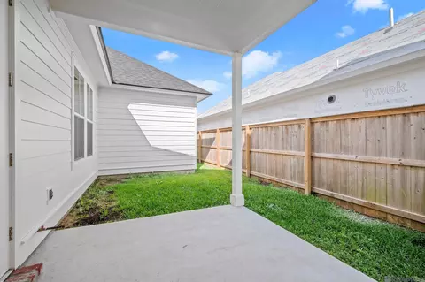 Exterior - 464 Sweet Grass Loop, Thibodaux, LA 70301 photo 5 of 7