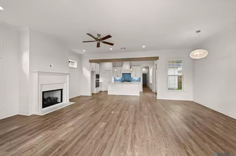 Living - 464 Sweet Grass Loop, Thibodaux, LA 70301 photo 1 of 3