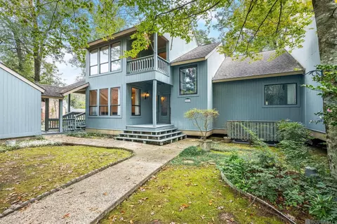 4021 Indian Run Dr, Baton Rouge, LA 70816