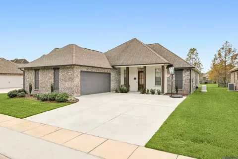 18060 Villa Trace Ave, Greenwell Springs, LA 70739