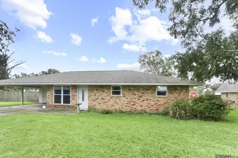 40437 Kathy St, Gonzales, LA 70737