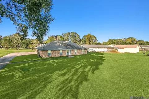Exterior - 13205 Galloway Garden Rd, Walker, LA 70785 photo 2 of 4