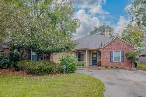 38061 Cove Ct, Prairieville, LA 70769