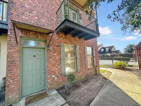 10600 Lakes Blvd # 101, Baton Rouge, LA 70810