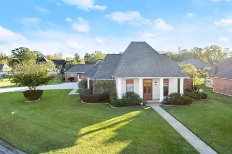 10350 Crooked Creek Ln, Denham Springs, LA 70726