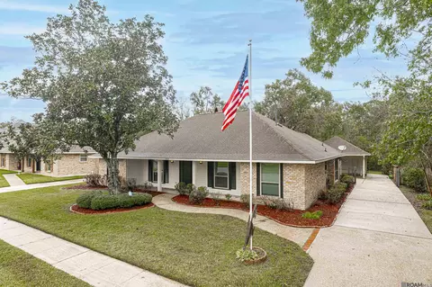 3045 Westerwood Dr, Baton Rouge, LA 70816