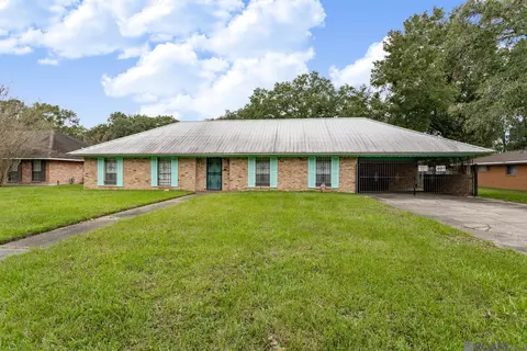 1367 Sierra Vista Dr, Baton Rouge, LA 70815