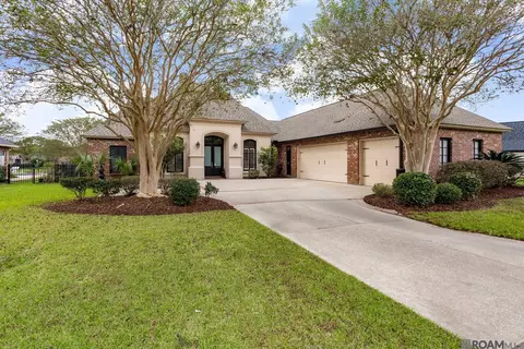 18245 Lake Harbor Ln, Prairieville, LA 70769