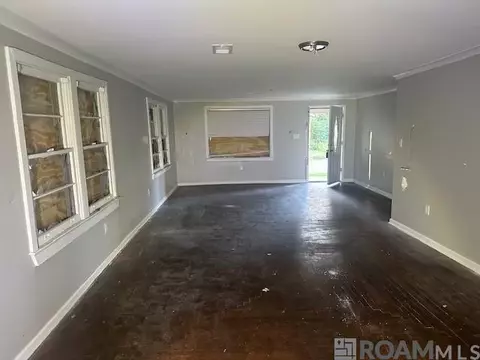 1343 Eddie Robinson Sr Dr, Baton Rouge, LA 70802