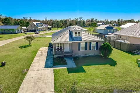 26350 Riverscape Dr, Springfield, LA 70462 photo 3