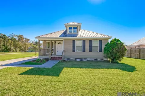 26350 Riverscape Dr, Springfield, LA 70462