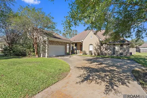 38362 Oakleigh Ln, Prairieville, LA 70769