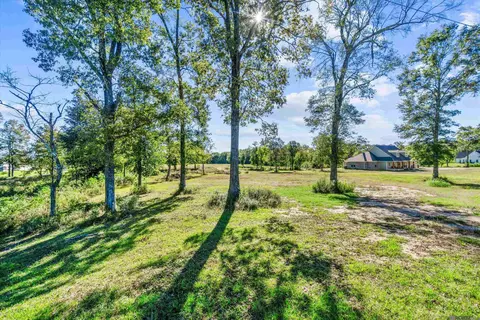 2083 La Hwy 68, Jackson, LA 70748