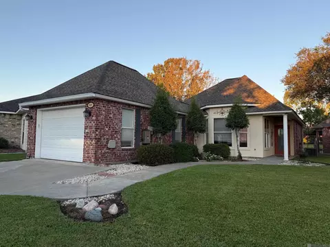 6009 Courtyard Dr, Gonzales, LA 70737
