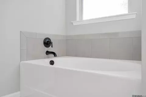 Bath - 12333 Parma Cir, Covington, LA 70435 photo 3 of 4